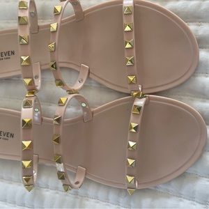 Steve Madden sandals w studs